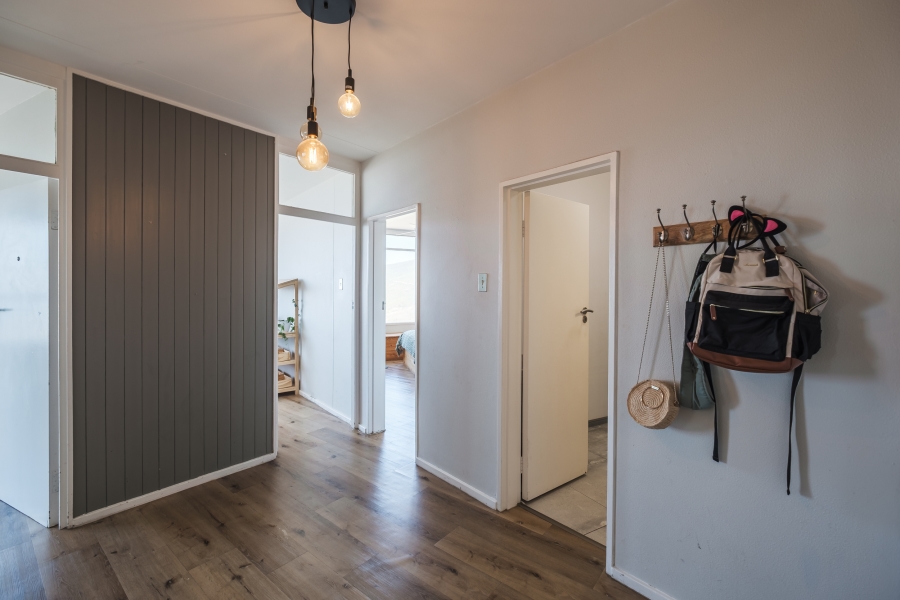 2 Bedroom Property for Sale in Vredehoek Western Cape